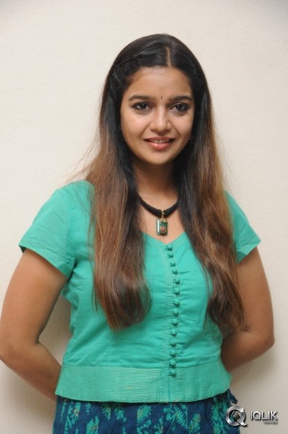 Swathi-Reddy-at-Tripura-Movie-Audio-Launch